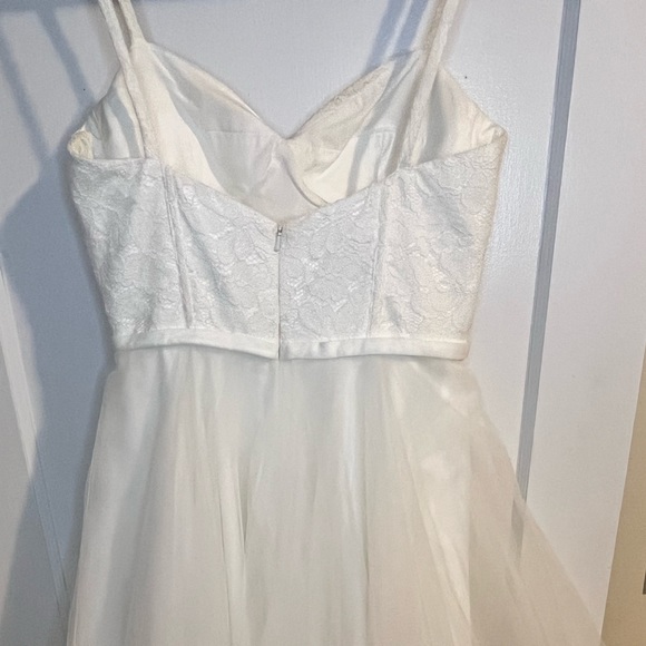 David’s Bridal A-line tulle Dress - Picture 4 of 5